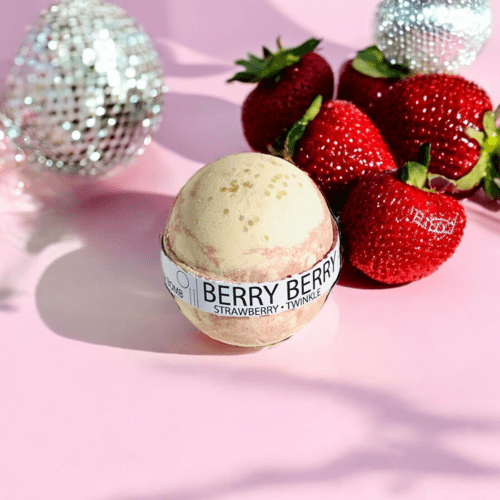 Berry Strawberry Bath Bomb 🍓 8oz, fizzy & fresh!
