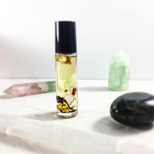 Crystal-Infused Frankincense Oil 🌿💎 for meditation, grounding & calm energy ✨🧘‍♀️